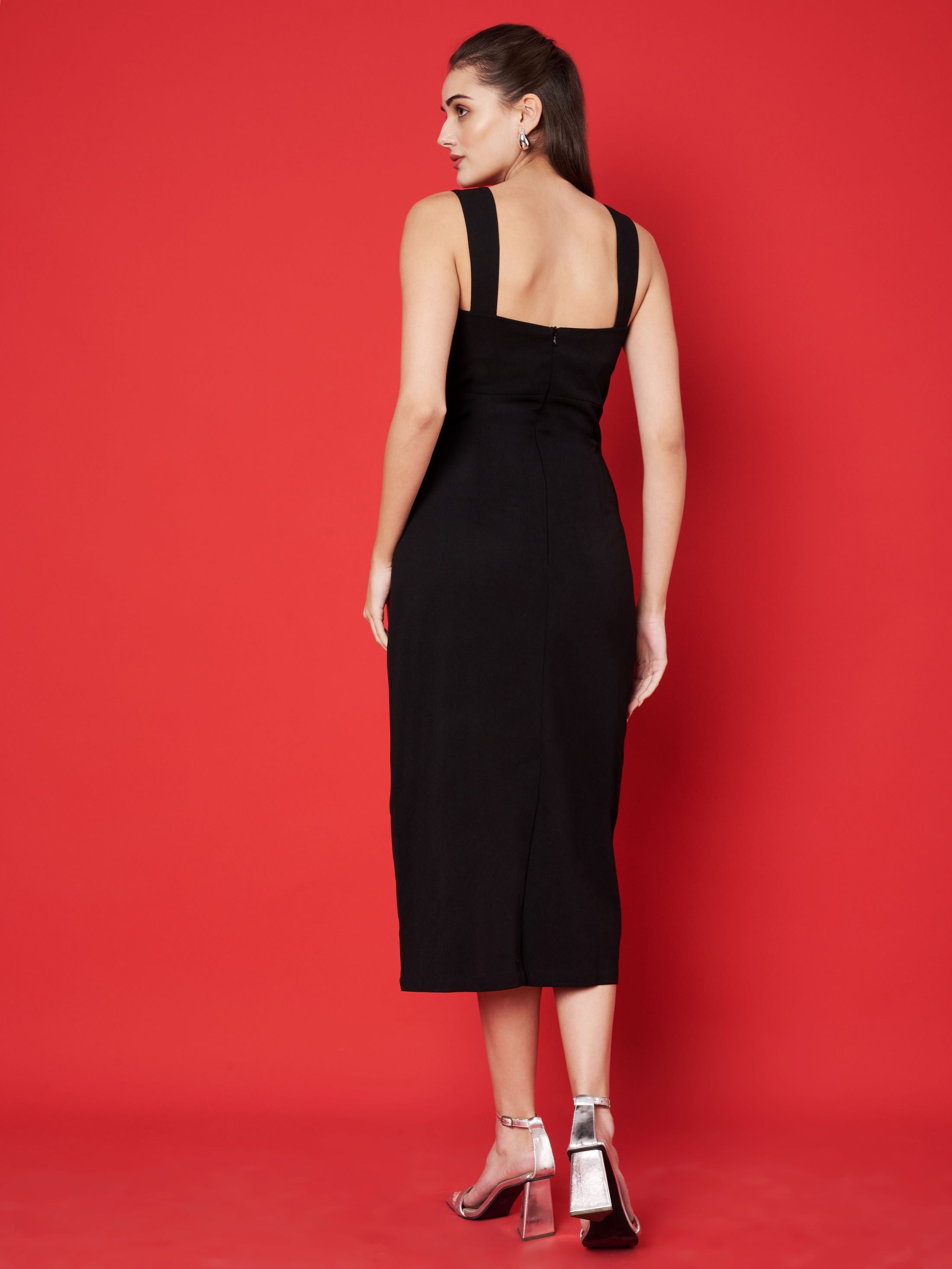 Sweet Neck Cut Out Black Midi dress